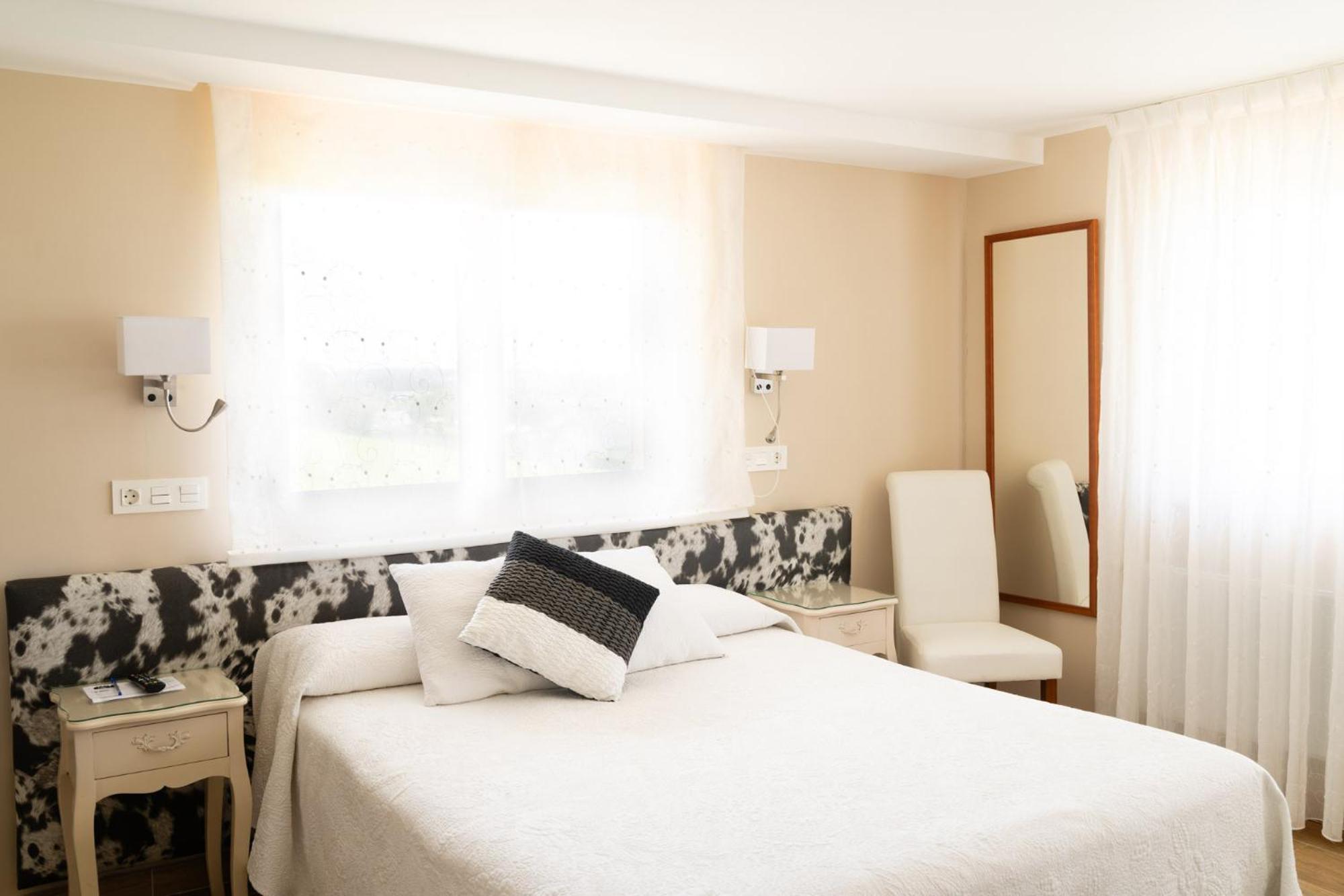 Hotel El Pinar Villapedre المظهر الخارجي الصورة