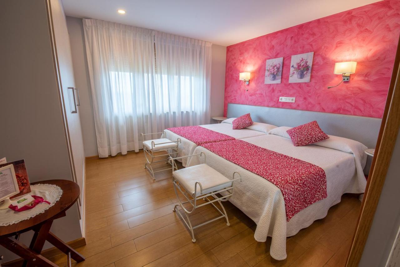 Hotel El Pinar Villapedre المظهر الخارجي الصورة
